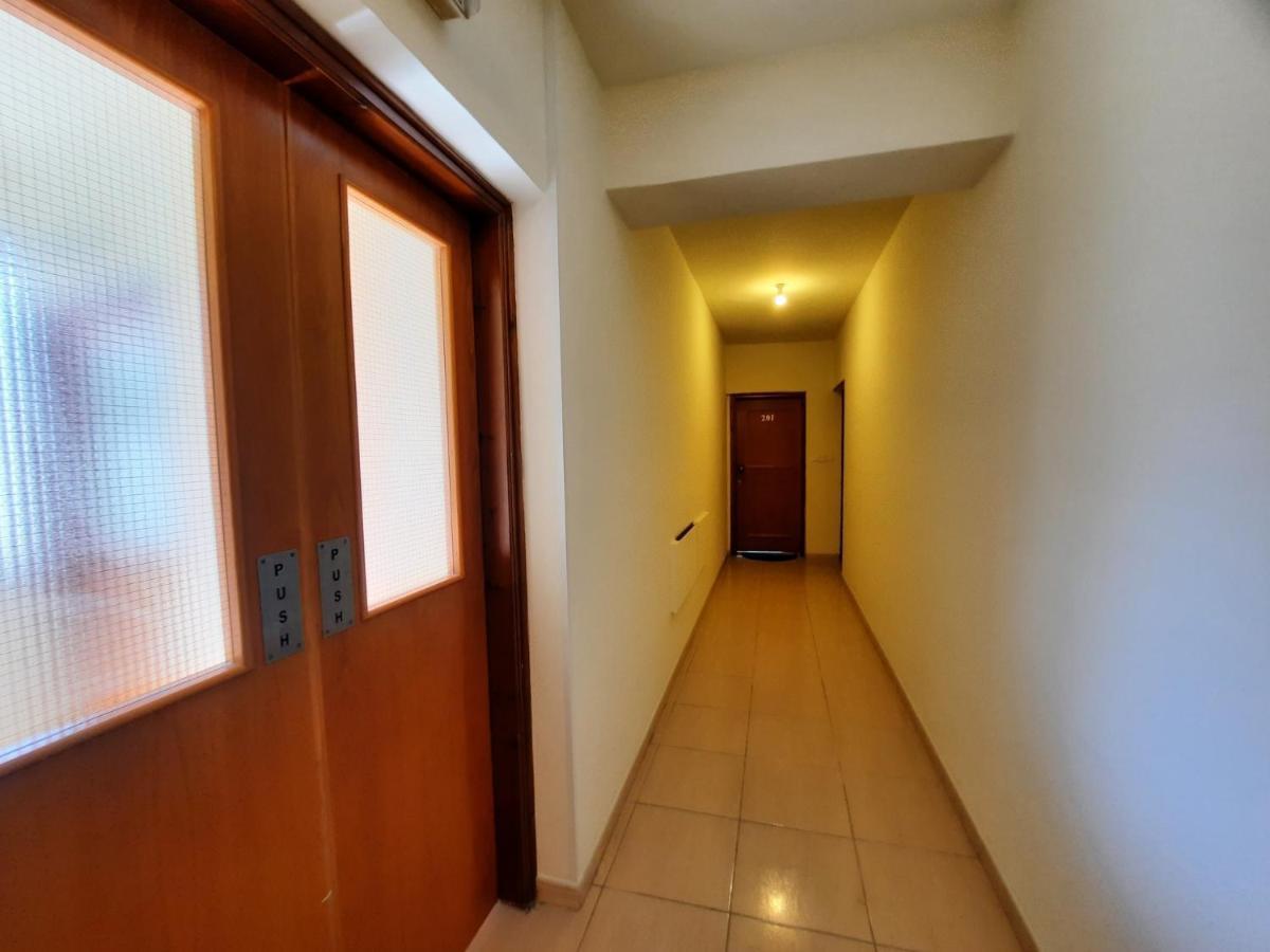 Albert'S Apartments Larnaca Zewnętrze zdjęcie