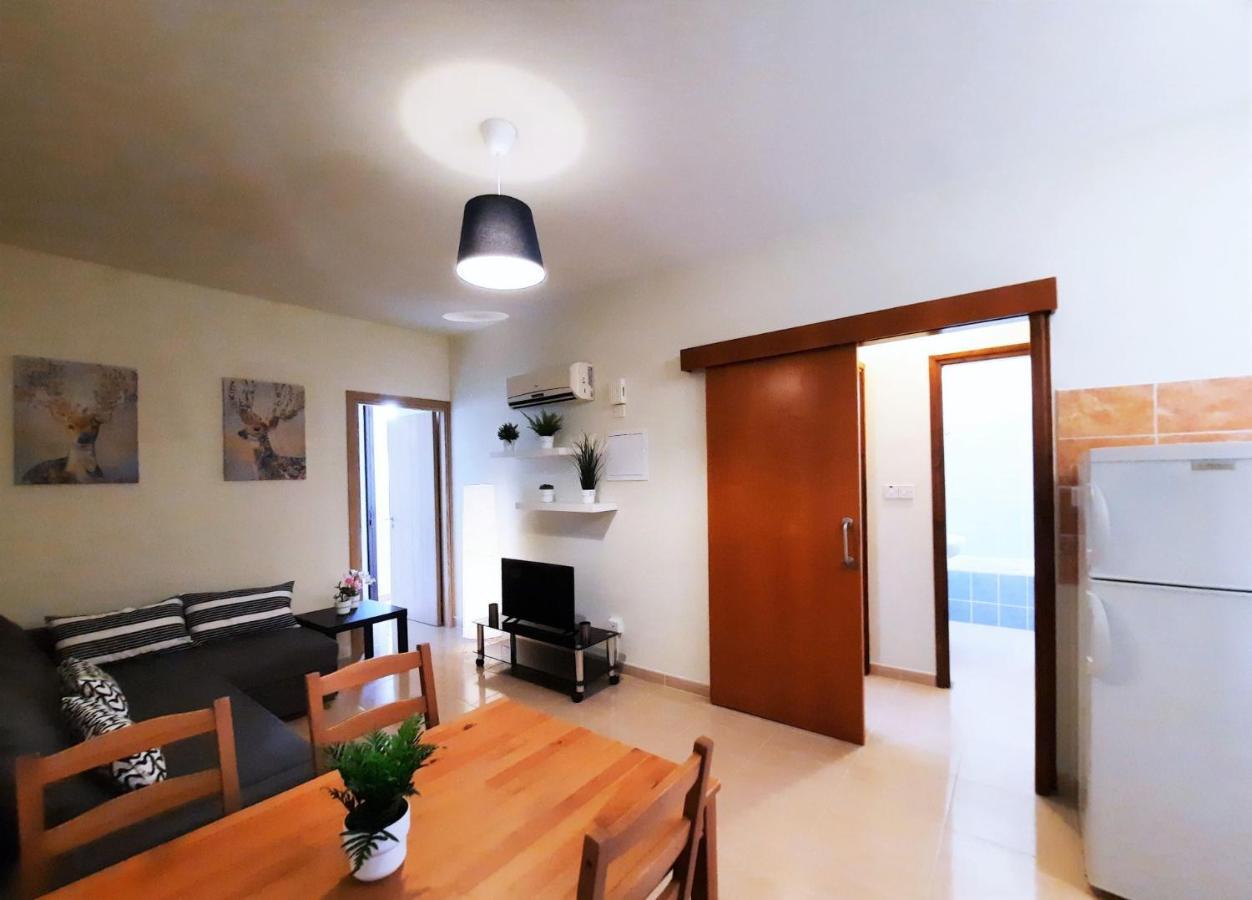 Albert'S Apartments Larnaca Zewnętrze zdjęcie